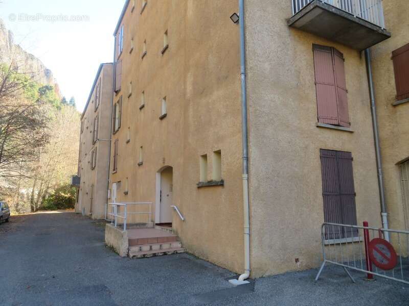 APPARTEMENT T1 de 48.50 m2, vendu meublé à  DIGNE LES BAINS (04) - photo 16