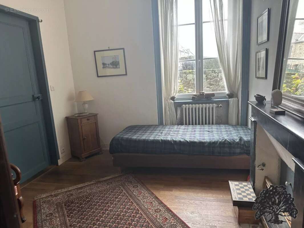 Maison à LE VIVIER-SUR-MER