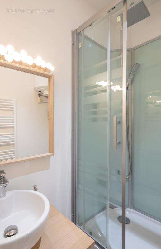 Appartement à MARSEILLE-1E