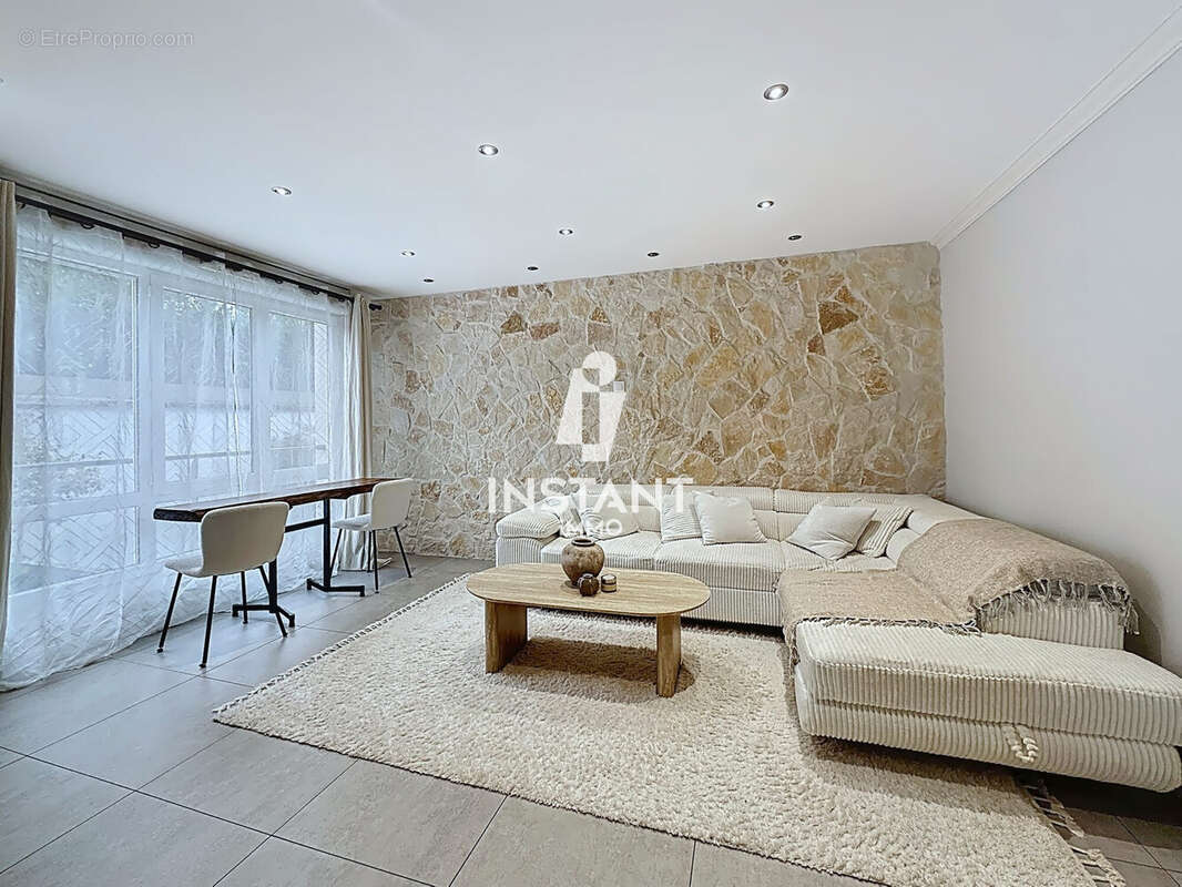 Appartement à VILLENEUVE-LE-ROI