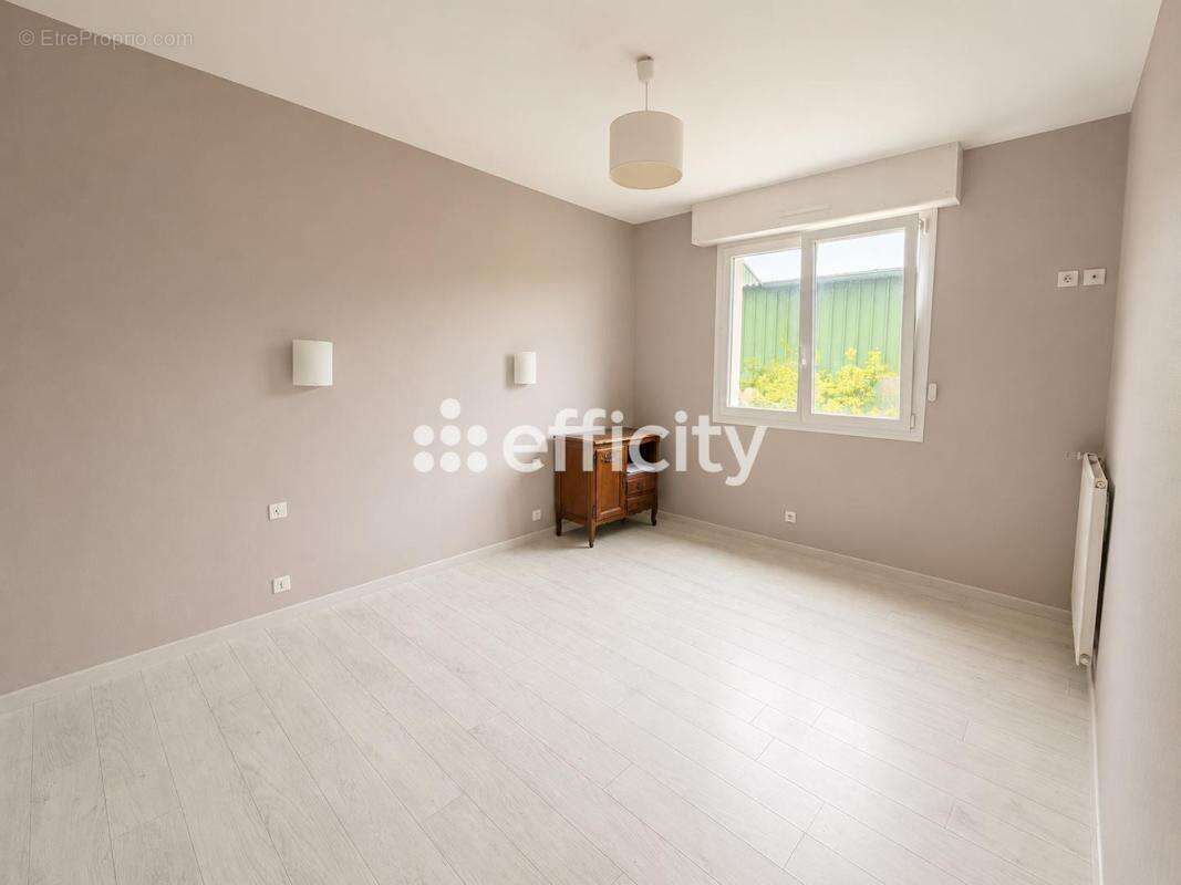 Maison 130 m² à Pire-Sur-Seiche  - photo 9