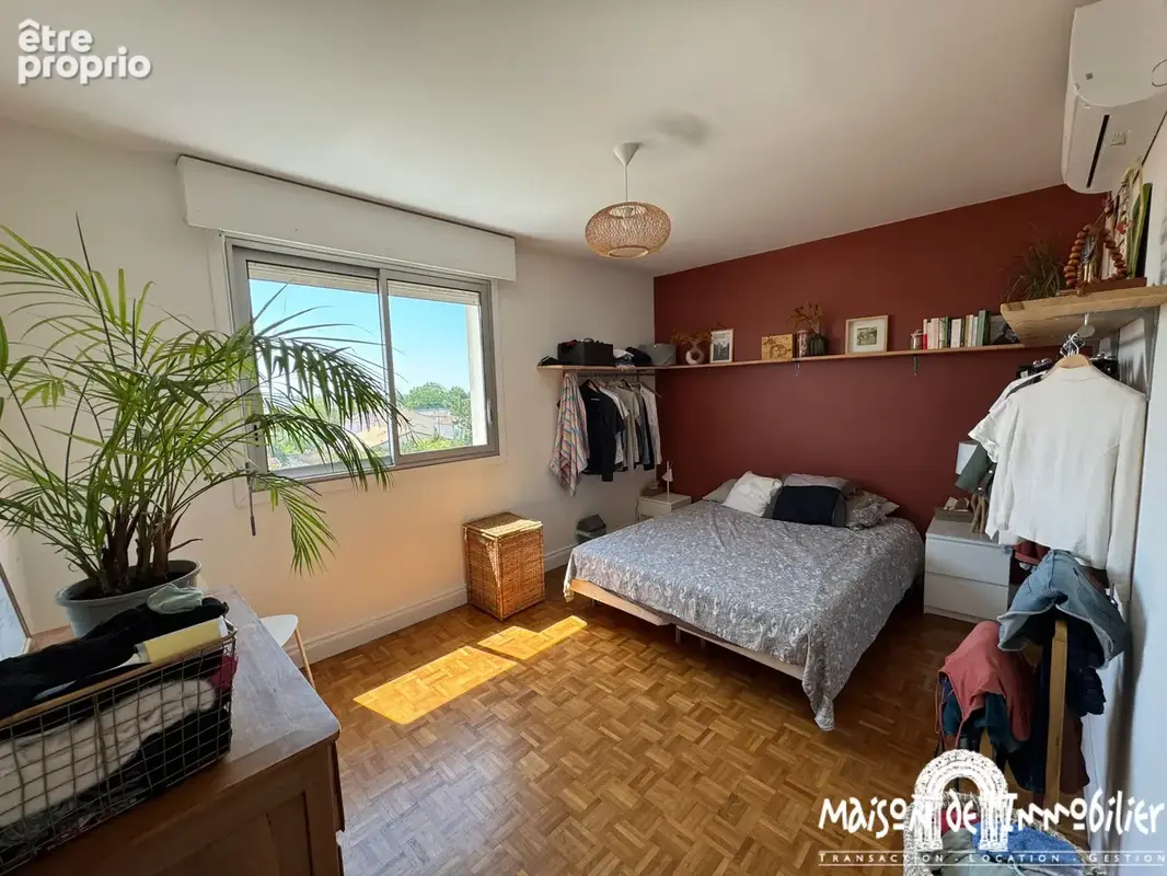 A vendre à COGNAC - Spacieux appartement - 4 pièces - 108m2 - Balcon, parkings et caves - photo 6