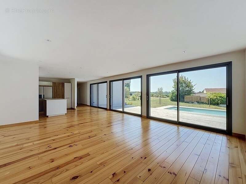 Maison à vendre plain-pied en bois de 149 m², 5 pièces, piscine, 2 garages - BERGERAC (24) - photo 5