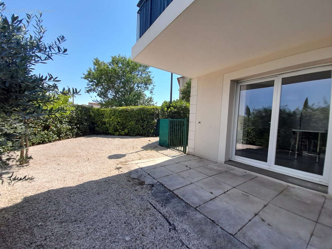 Appartement à SENAS