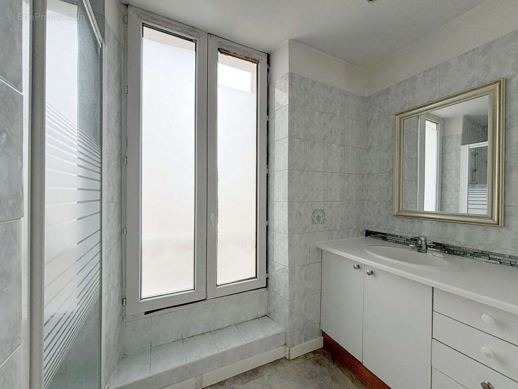 Appartement à SAINT-MAUR-DES-FOSSES