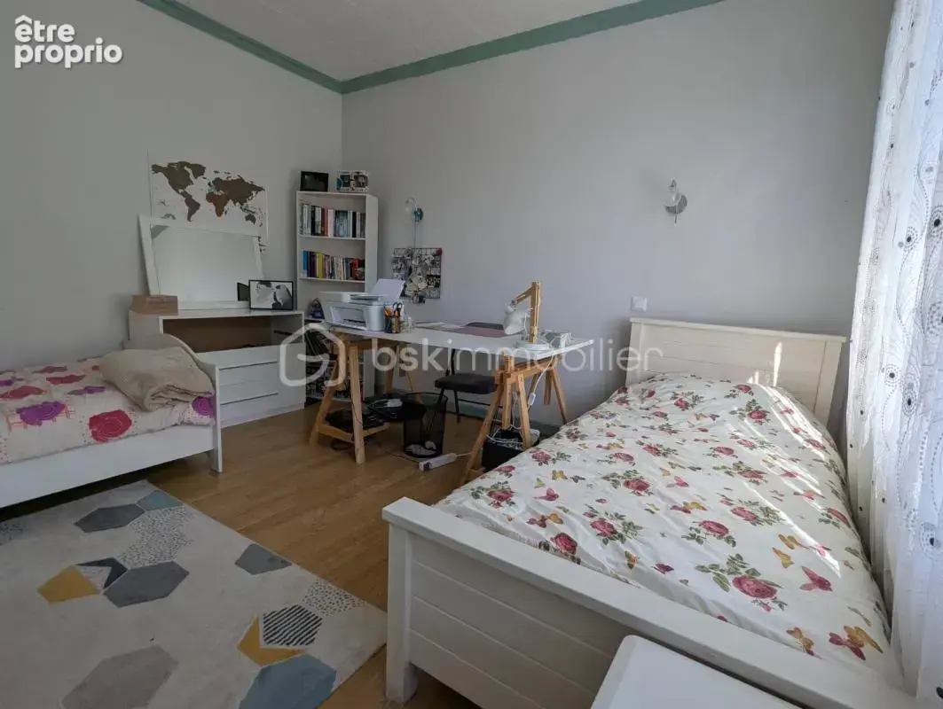 Charmante demeure avec vue imprenable sur le Château de Château-Thierry – 185 m², terrasse et dépendance locative - photo 11