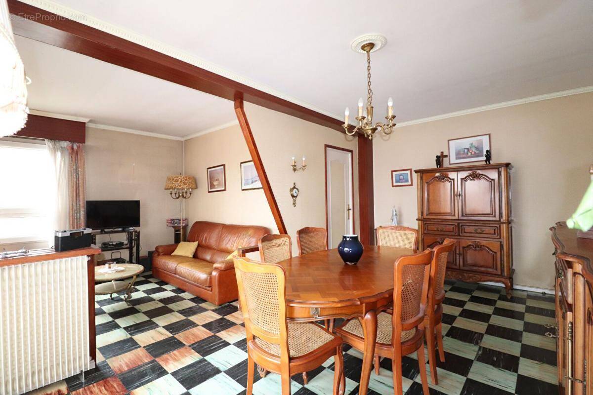 Appartement à VIRY-CHATILLON