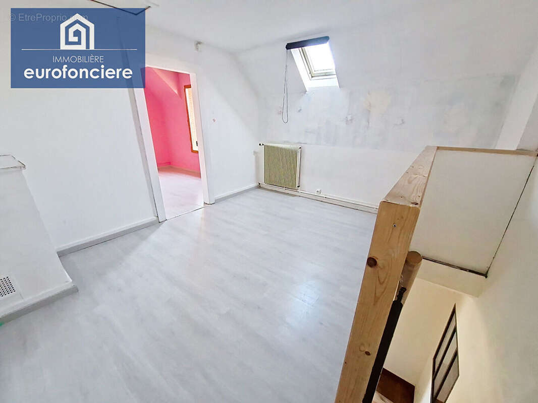 Maison à LA CHAPELLE-SAINT-LUC