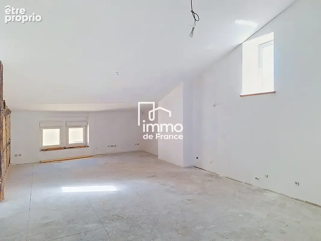 BOURG-EN-BRESSE Centre - Appartement de 137 m² à personnaliser - photo 4