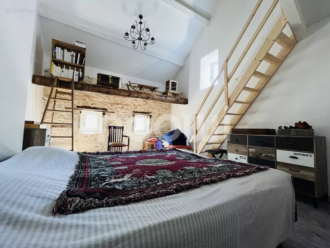 Maison à SAINT-GEORGES-DE-MONS