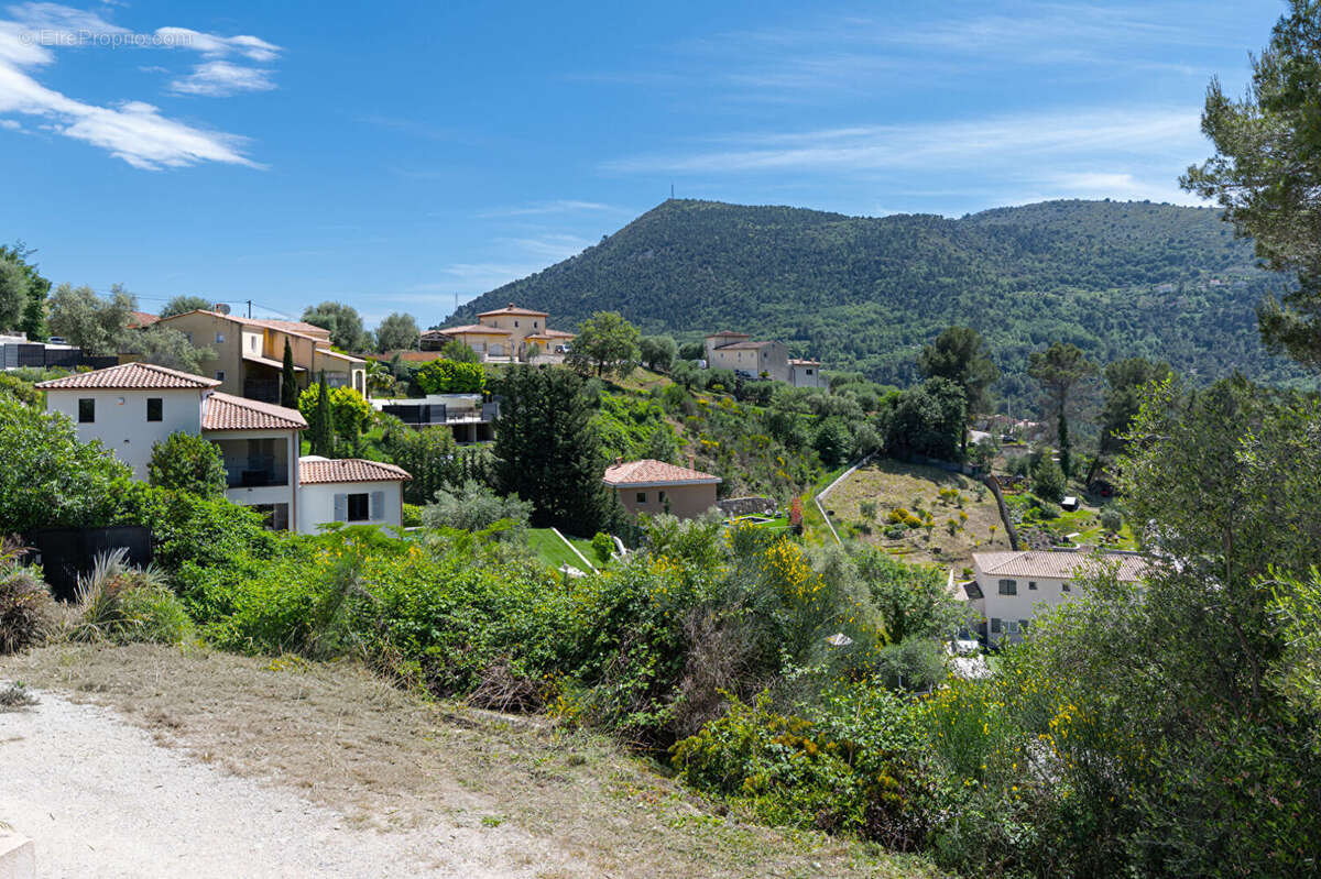 Maison à TOURRETTE-LEVENS