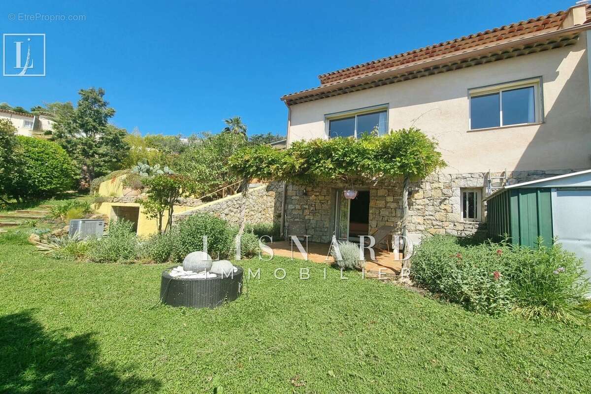 Maison à VALLAURIS
