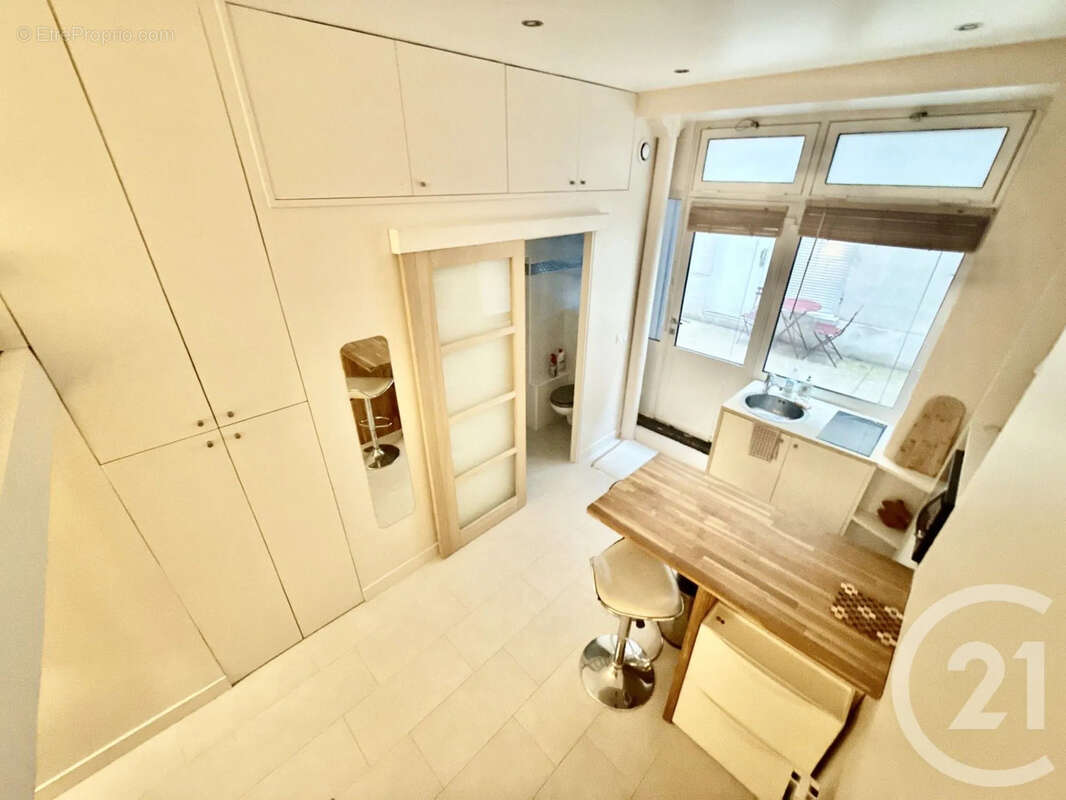 Appartement à PARIS-17E
