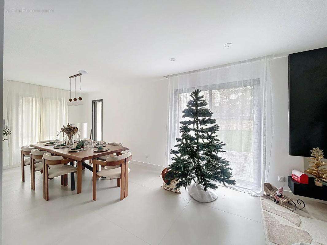 Maison à LE PLESSIS-TREVISE