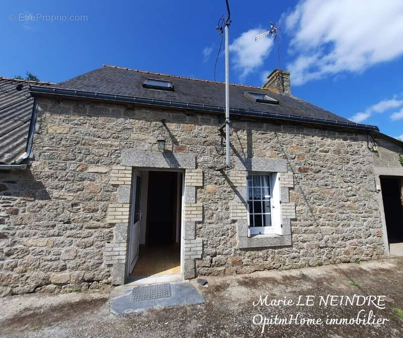 Maison à PLOUNEVEZ-QUINTIN