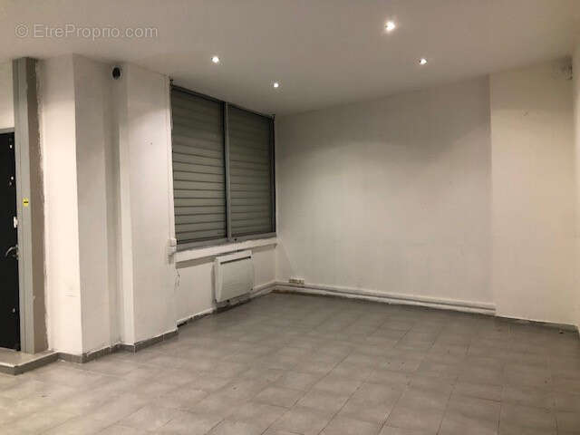 Commerce à MARSEILLE-8E