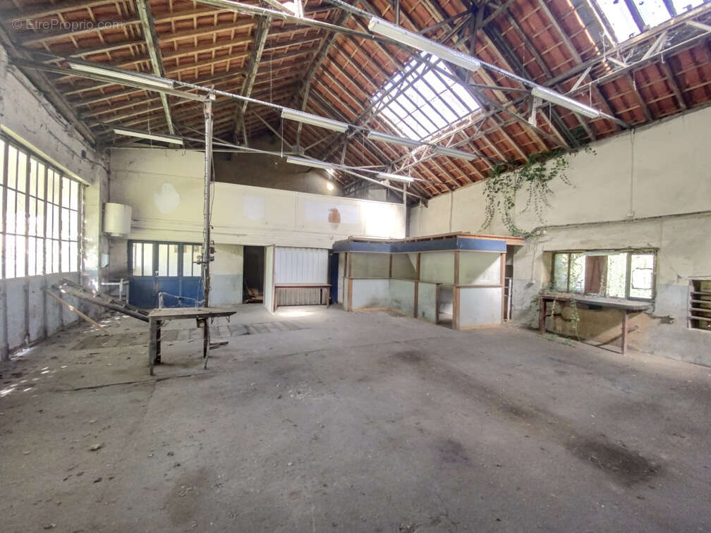 Maison à MANZAC-SUR-VERN