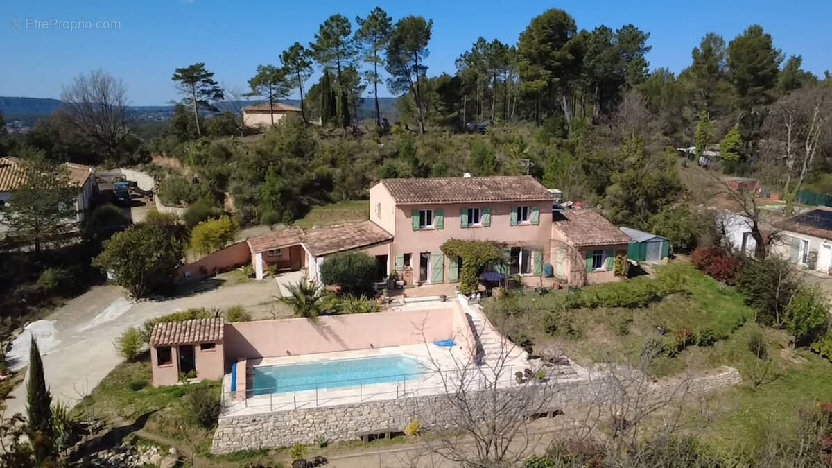 Maison à VILLECROZE