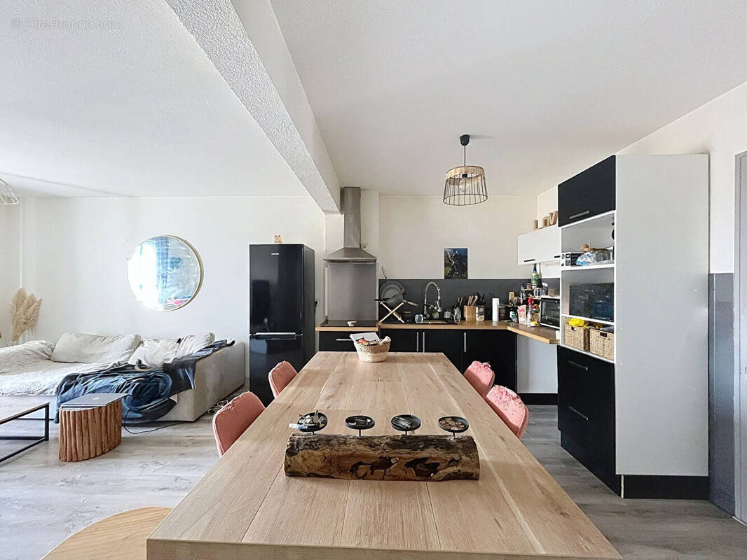 Appartement à PAREMPUYRE