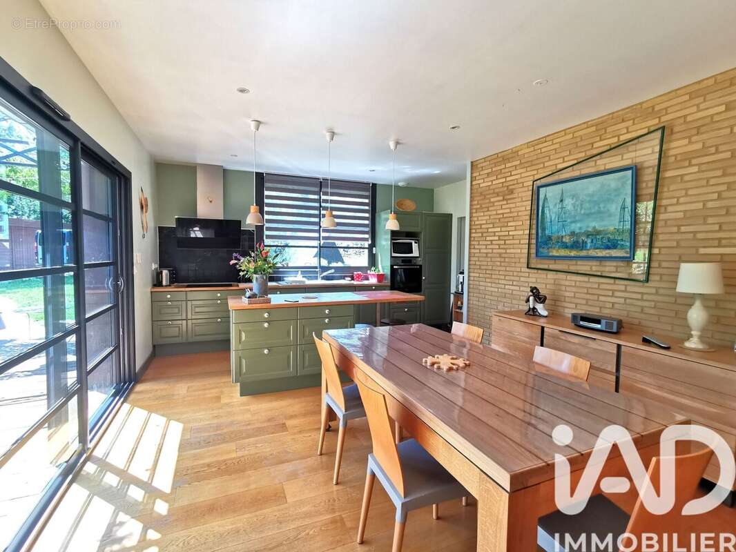 Maison 145 m² à Assier  - photo 4