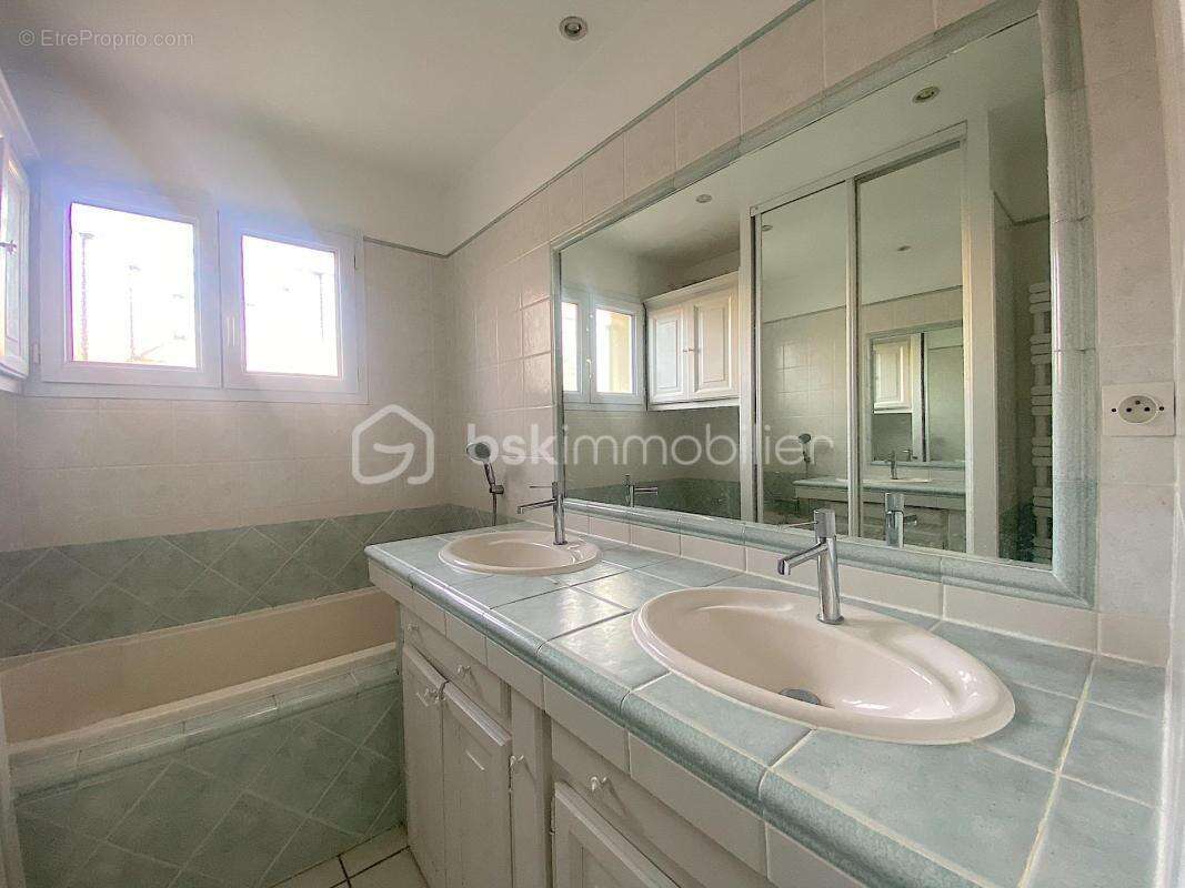 Maison à LE HAILLAN