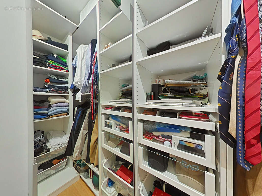 Appartement à FONTENAY-LE-FLEURY