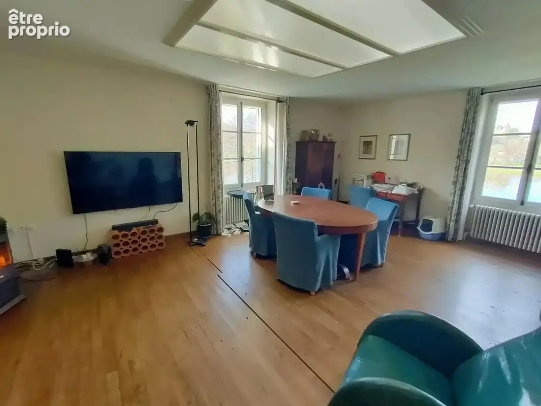 Maison 8 pièces 235 m² à vendre à Rochechouart (87600) - photo 5
