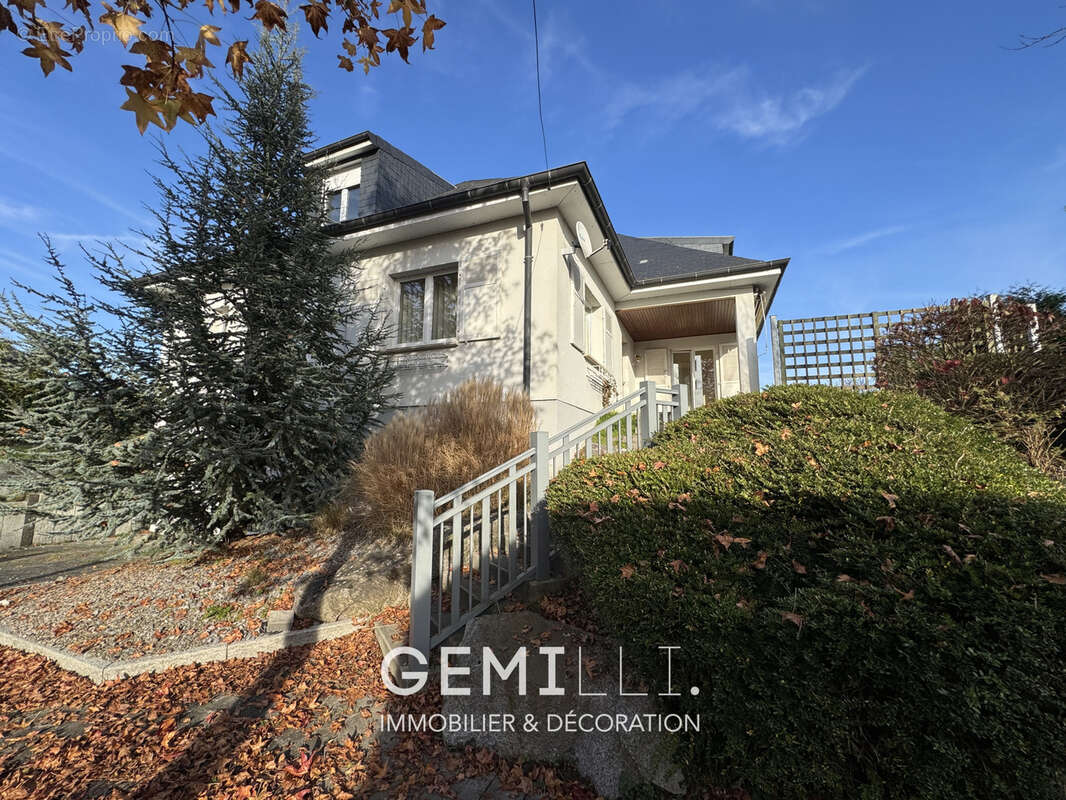 Maison à STEINBRUNN-LE-BAS