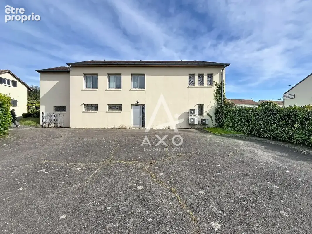 SANVIGNES-LES-MINES (71) - Local Commercial 230 m² - photo 2