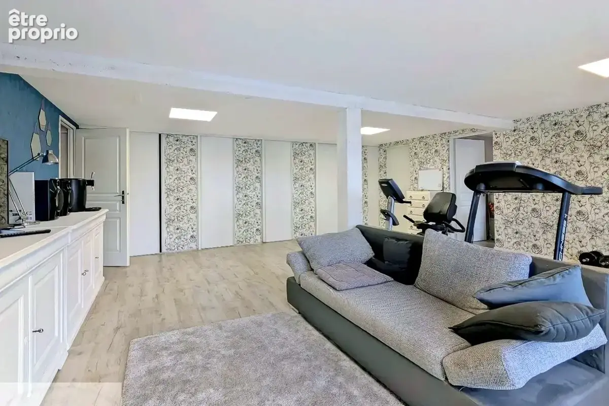 10 min Chalon-sur-Saône, villa familiale 259 m², climatisée, piscine, 5 chambres. Secteur sud chalonnais, cadre campagne. - photo 13