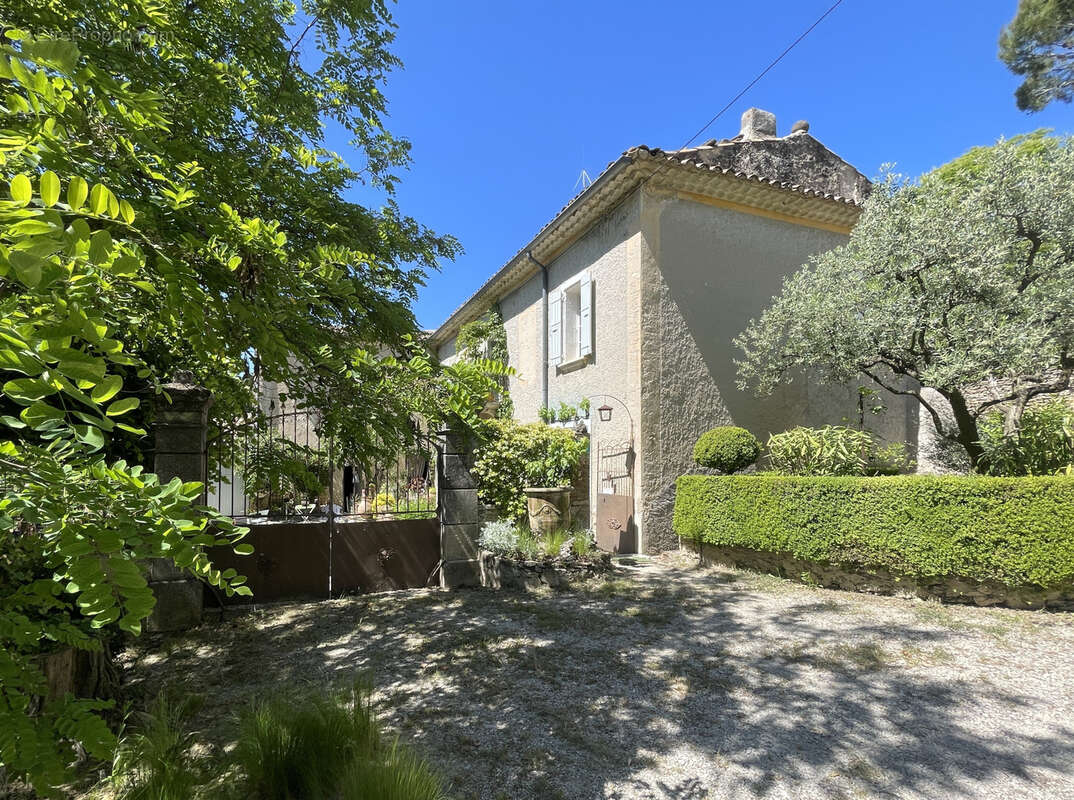 Proche vaison / propriete d'exception sur 4.9ha de terrain / bassin / vue imprenable - photo 5