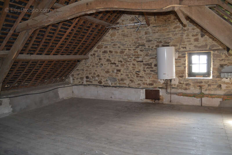 Maison à BAINS-SUR-OUST