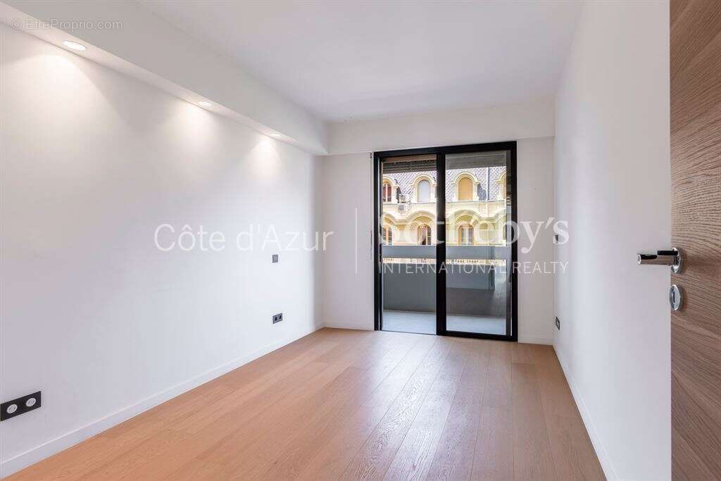 Nice Carré d'or. 3/4 pièces rénové grande terrasse, balcon, vue dégagée - photo 11