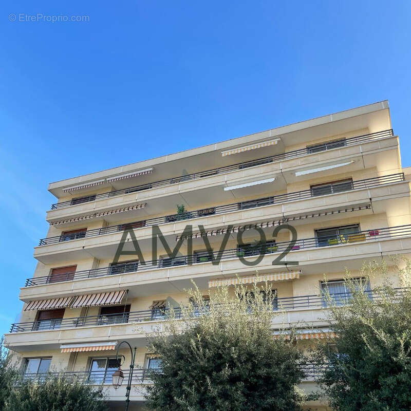 La Garenne Colombes = Les Vallées =  Studio de 30m² avec balcon - photo 2