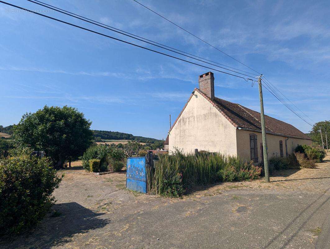 28240-Longère à rénover d'environ 250m2 avec maison indépendante de 50m2 - photo 6