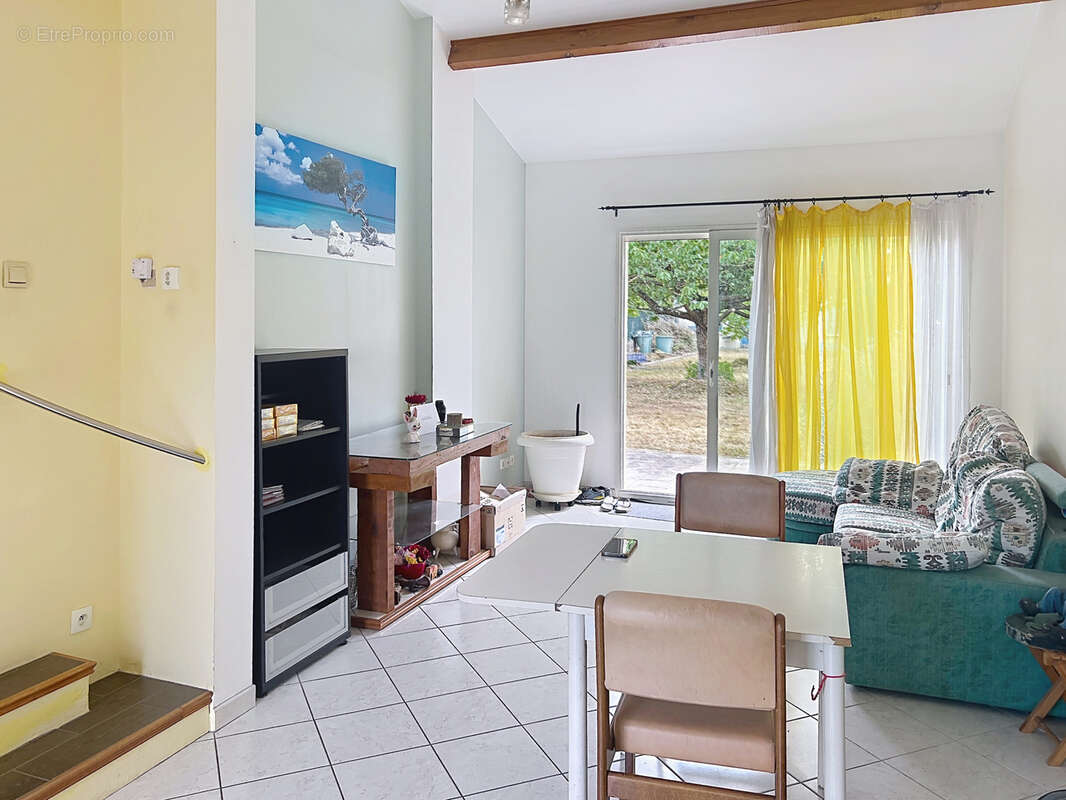 Maison plain pied sur 653 m2 st genevieve des bois - photo 4