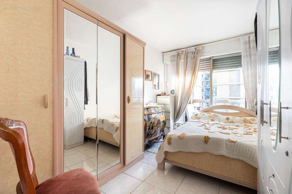 - 75019 paris - villa curial - etage eleve - traversant est/ouest - balcon de 6m2 - 4 chambres possible - cave et parking dispon - photo 6