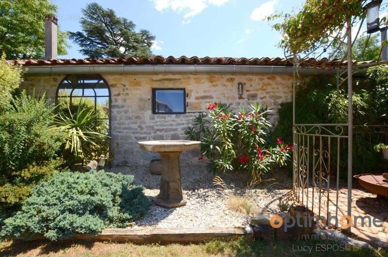 Maison à NANTEUIL-EN-VALLEE