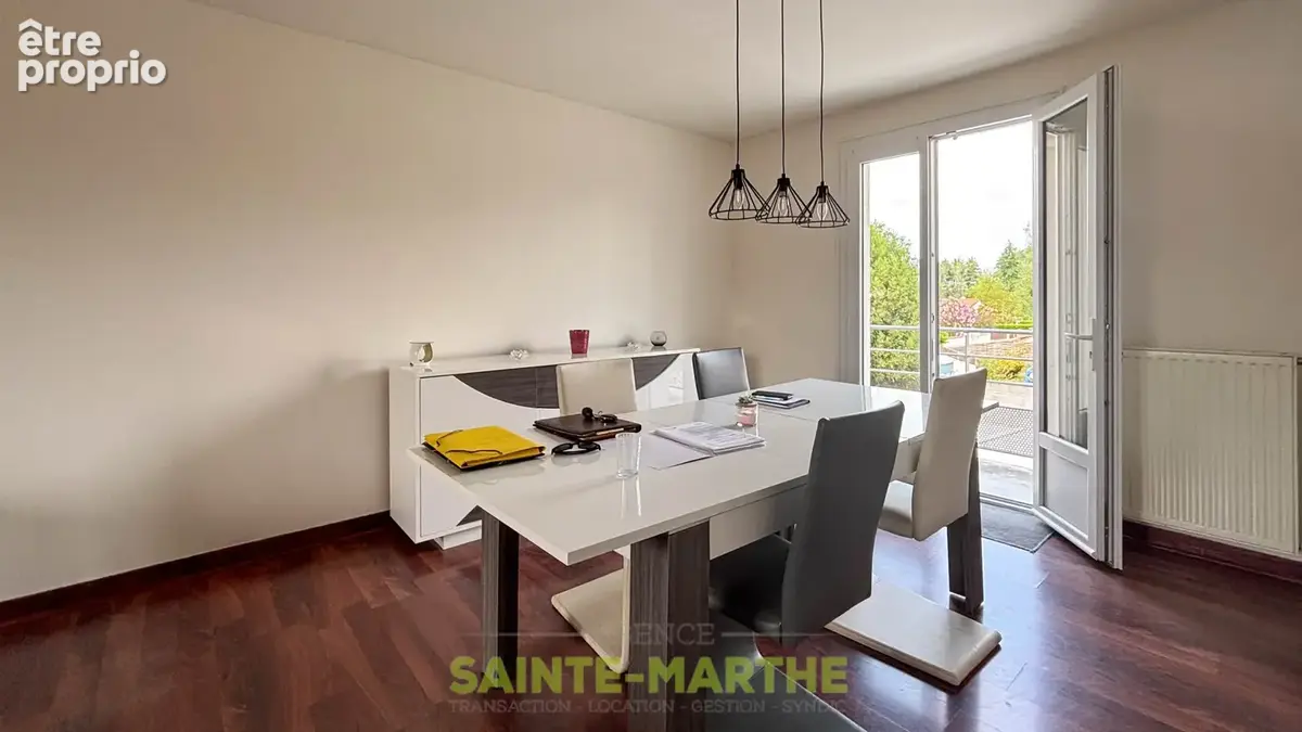 Niort Saint Liguaire. Pavillon sur sous-sol 5 chambres, garage et jardin. - photo 5