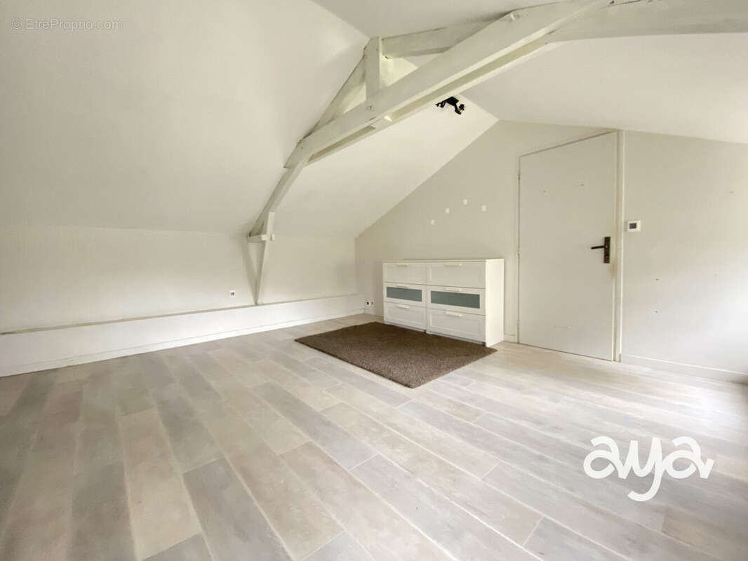 Maison à SAINT-ETIENNE-DE-MONTLUC