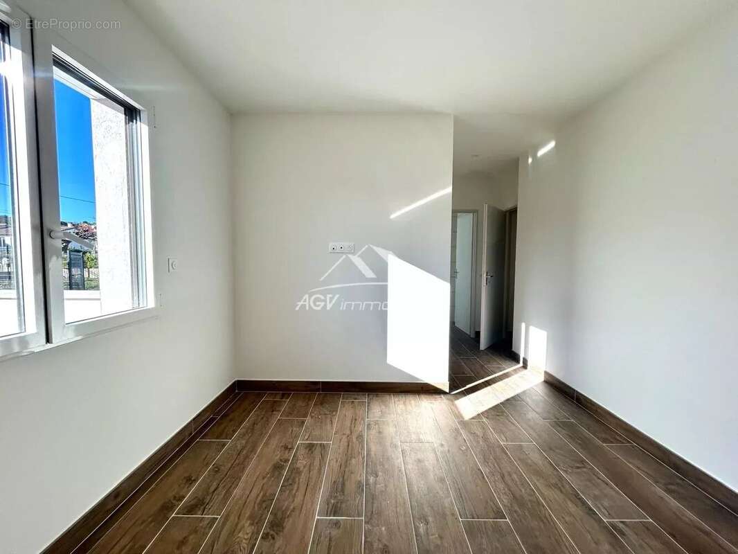 Maison à SAINT-MARTIN-DE-VALGALGUES