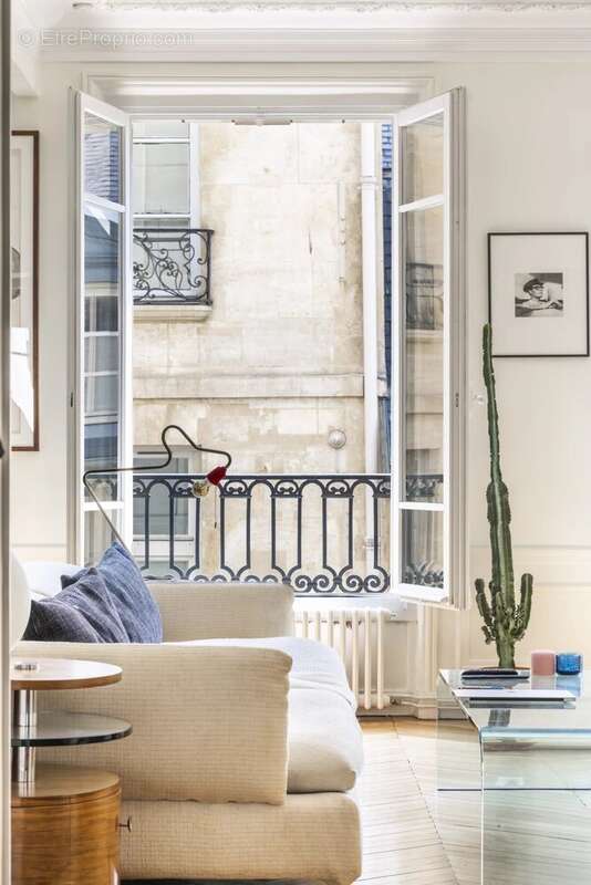 Appartement à PARIS-3E
