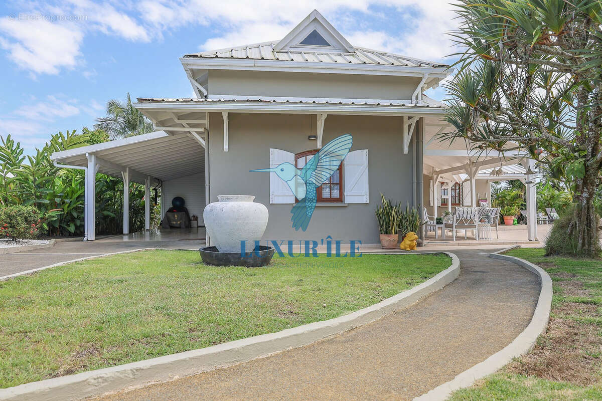Maison à BAIE-MAHAULT
