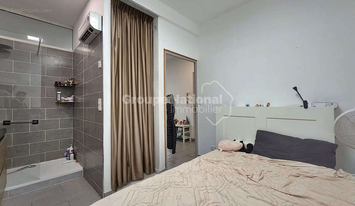 Appartement à MARSEILLE-5E