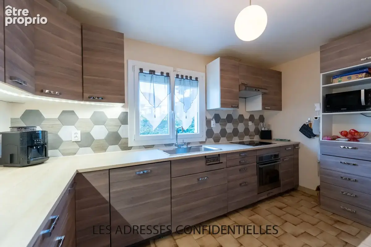 CHASSIEU - Maison familiale 112 m2 - 5 pièces - photo 12