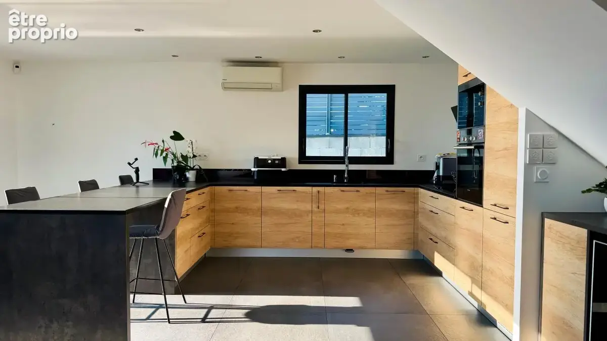 Maison À Vendre - Montferrat – Maison contemporaine avec piscine et vue dégagée - photo 5