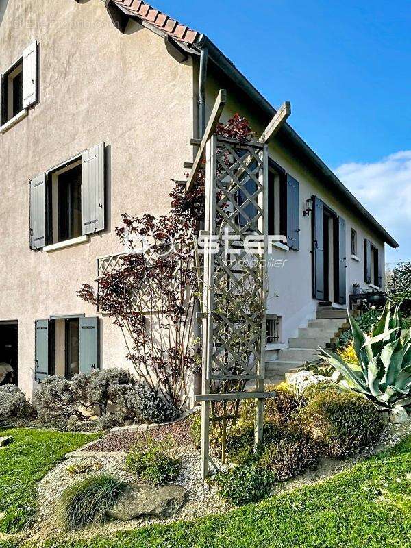 Maison à SAINT-YRIEIX-LA-PERCHE