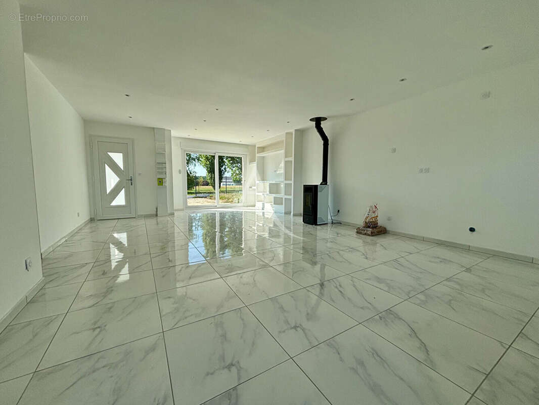 Maison de plain pied en campgane - photo 2