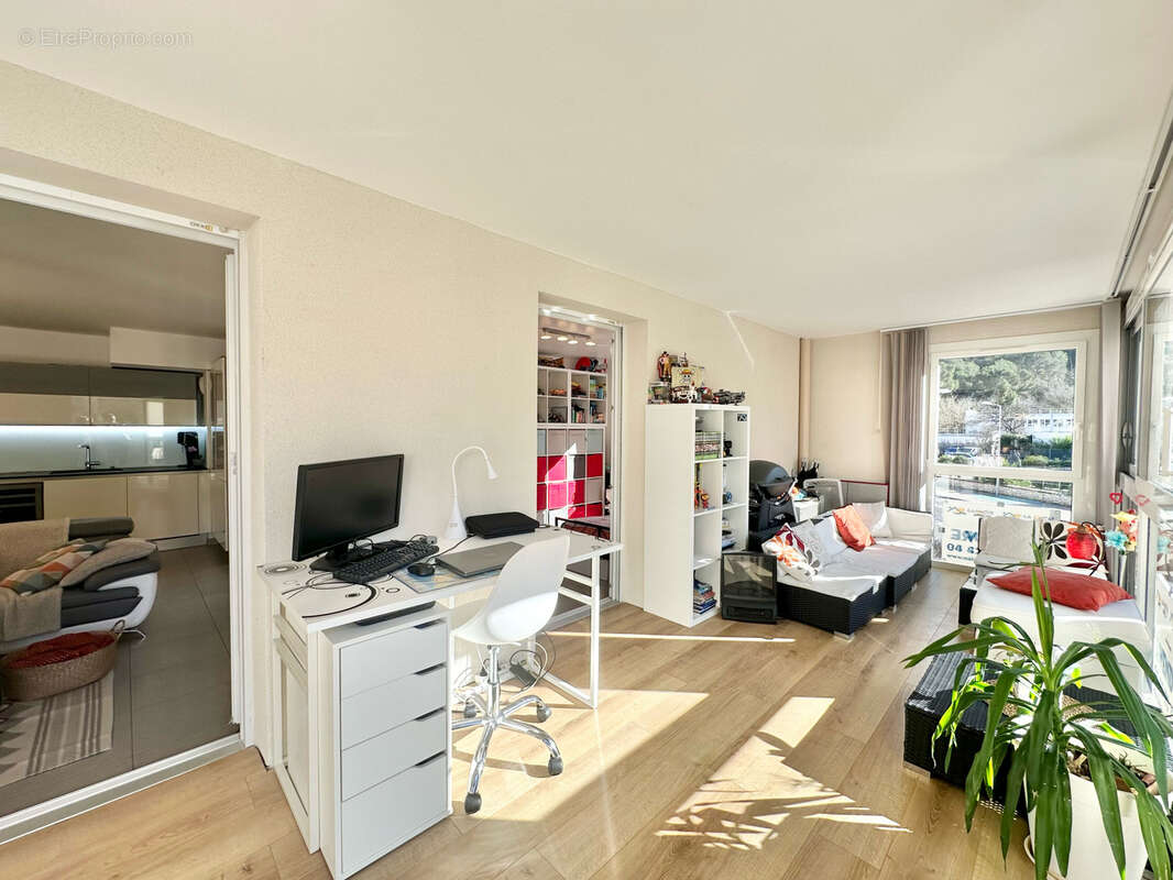 Appartement à MARSEILLE-9E