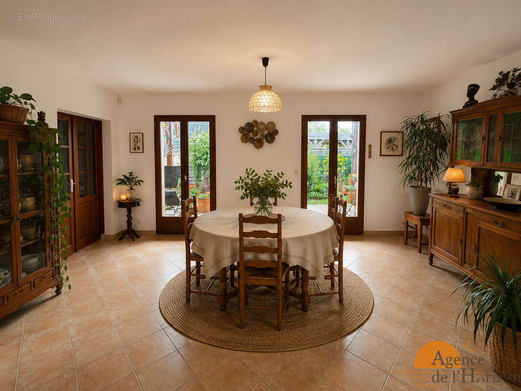 Maison à ARES